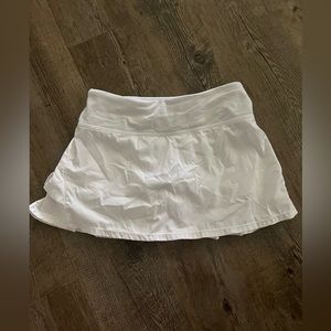 White Ivivva tennis skirt / Size: 10 (youth) / lightly worn